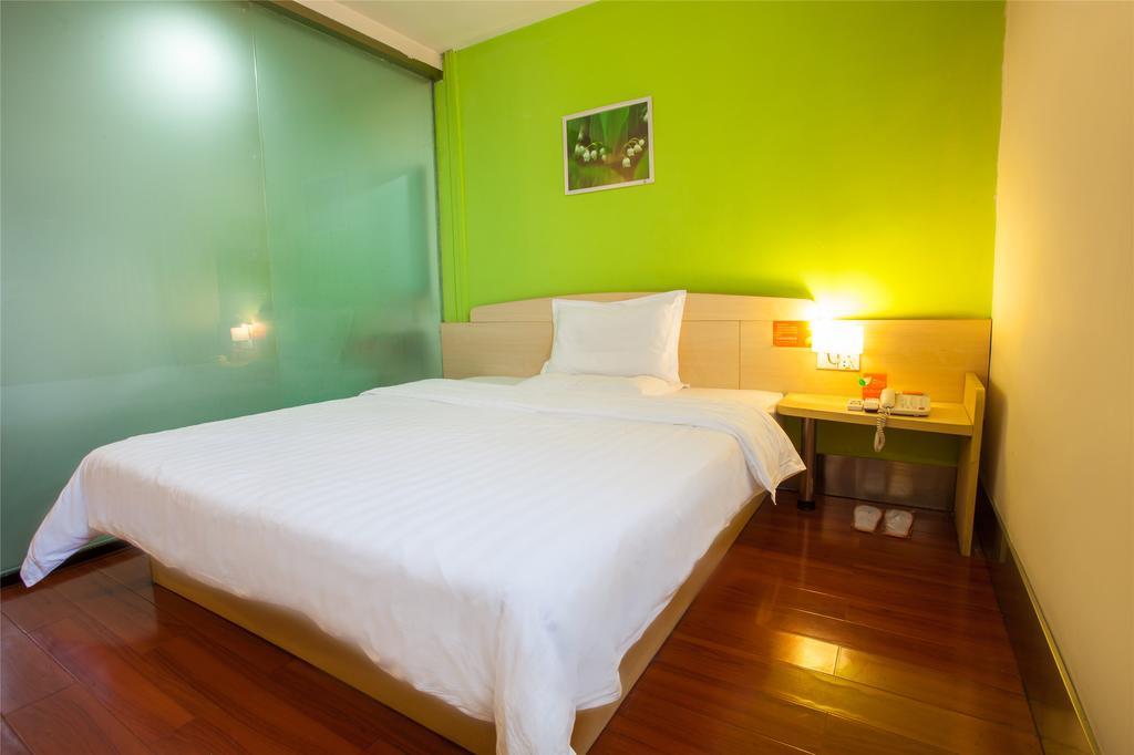 7Days Inn Shanghai Caobao Road Metro Station Chambre photo